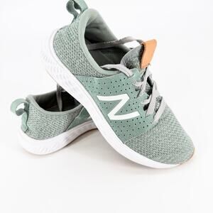 New Balance Fresh Foam Sport V1 Women's 7.5 Sage Green Running Shoes EUC Spring